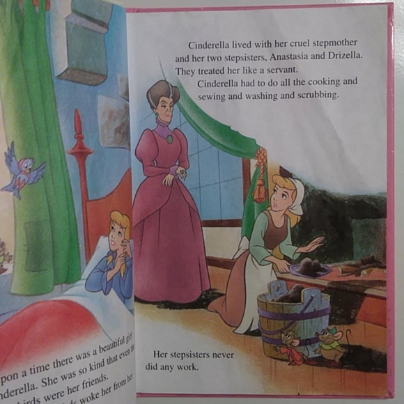 📚 Walt Disney's Cinderella Book - Picture 3 of 3